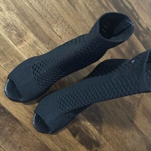 Opened toe heel booties